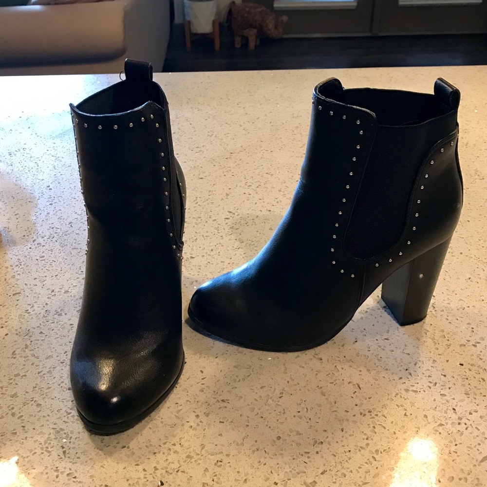 Aldo black studded bootie